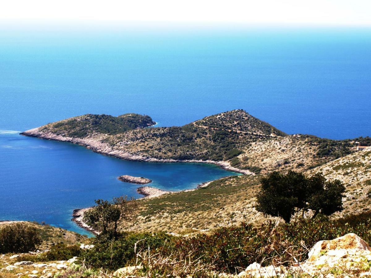 Apartments Luza Lastovo エクステリア 写真