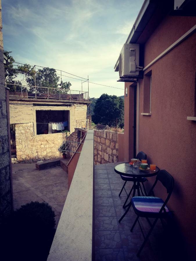 Apartments Luza Lastovo エクステリア 写真