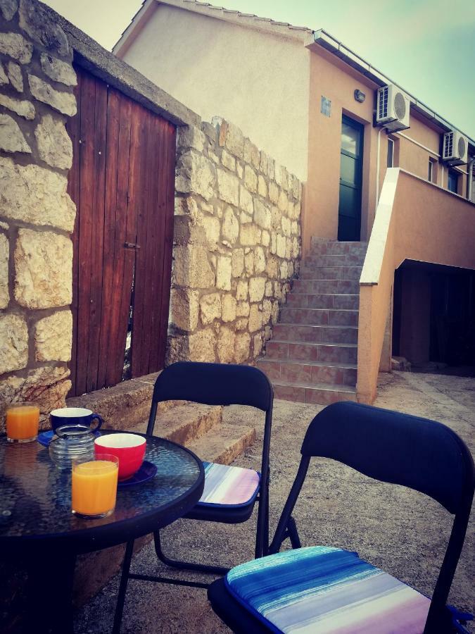 Apartments Luza Lastovo エクステリア 写真