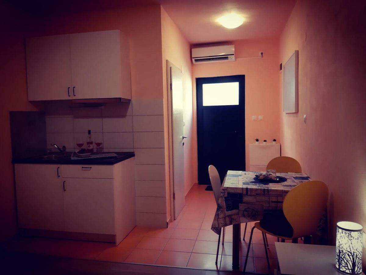 Apartments Luza Lastovo エクステリア 写真